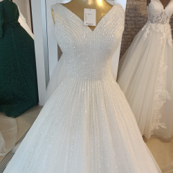 Weißes besticktes Hochzeitskleid Lil-2